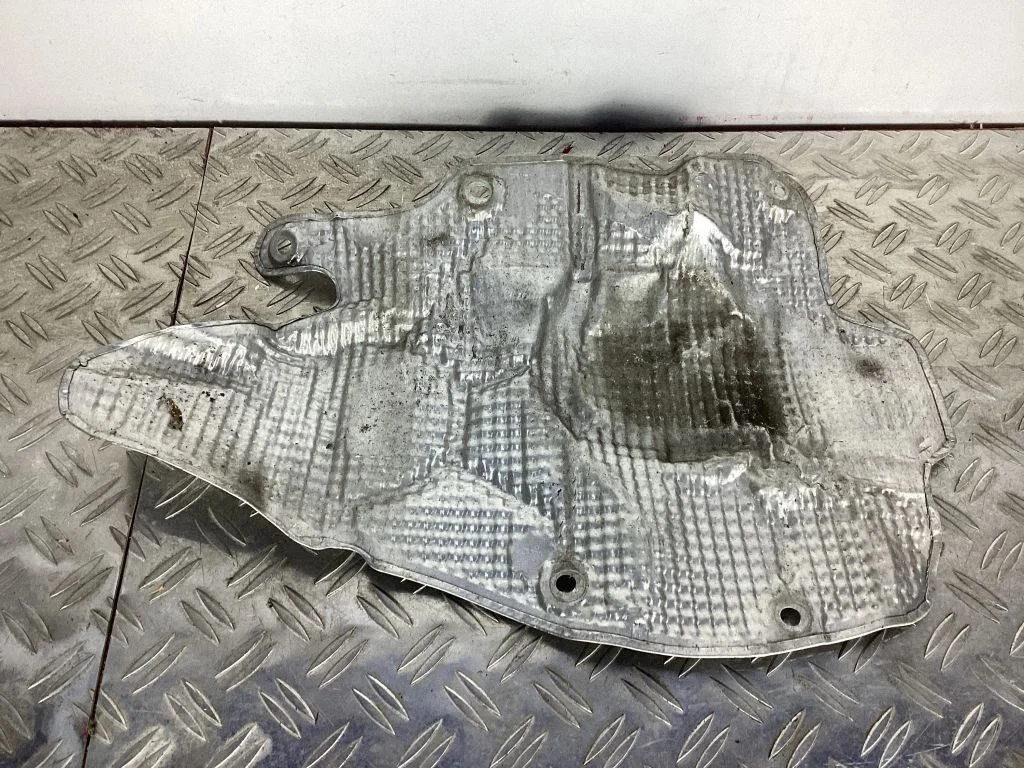 Väljalaske soojusisolatsioon (kuumakaitse) – Porsche Cayenne (92A) (2010-2017)