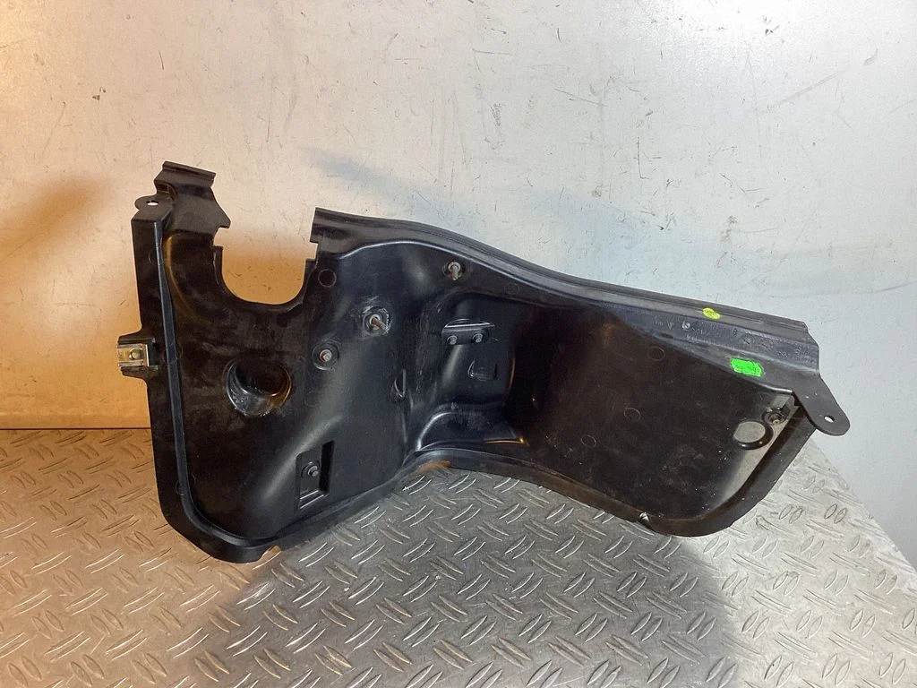 Heat shield in engine bay – Porsche Cayenne (92A) (2010-2017)
