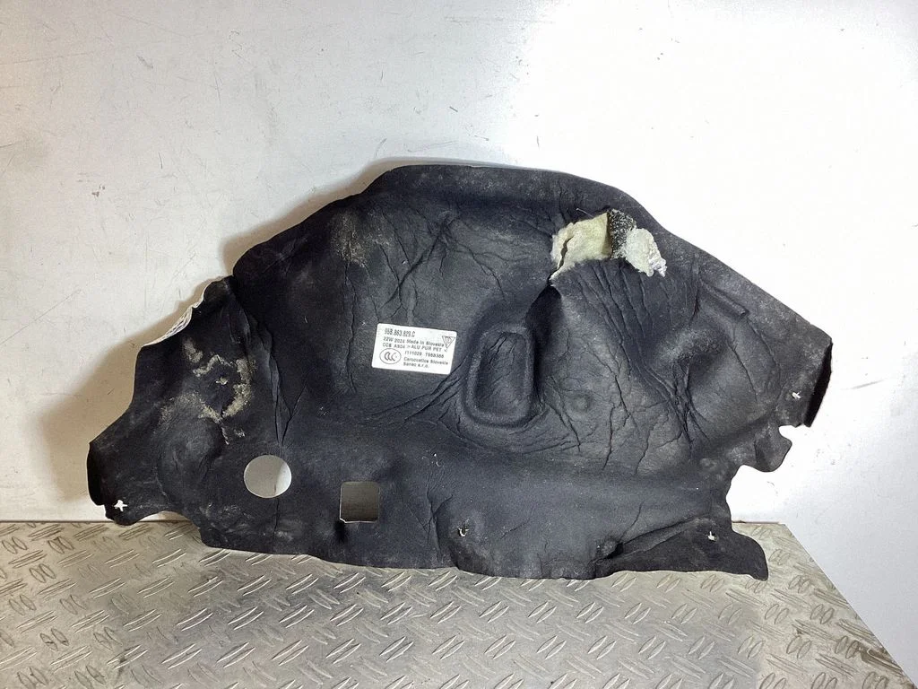 Heat shield in engine bay – Porsche Macan (95B) (2019-)