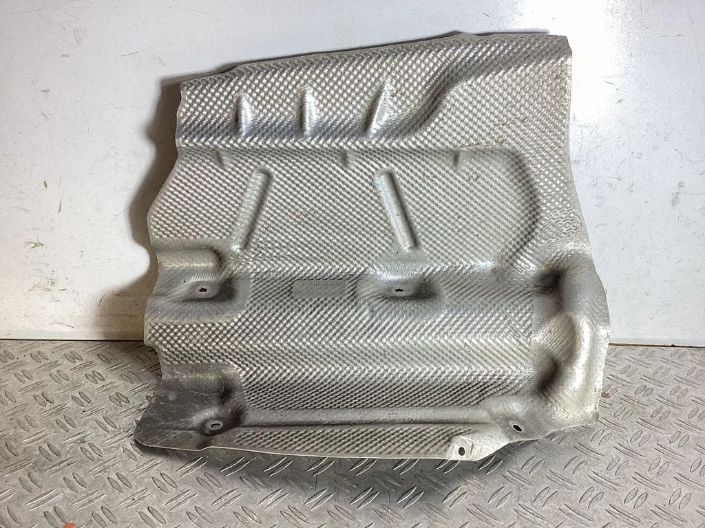 Heat shield in engine bay – Mercedes-Benz E-Class W212 (2009-2016)