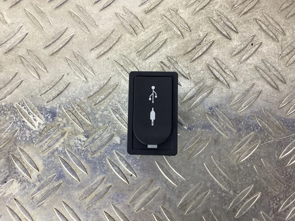 USB socket connector