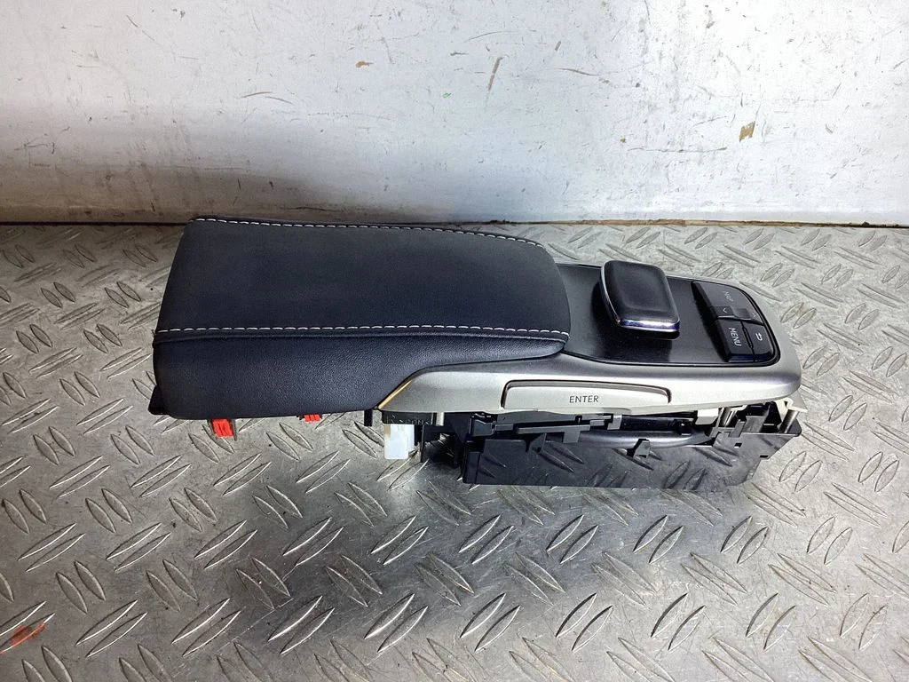 Head unit multimedia control – Lexus RX 450H (2016-)