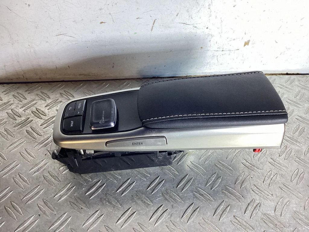Head unit multimedia control – Lexus RX 450H (2016-)