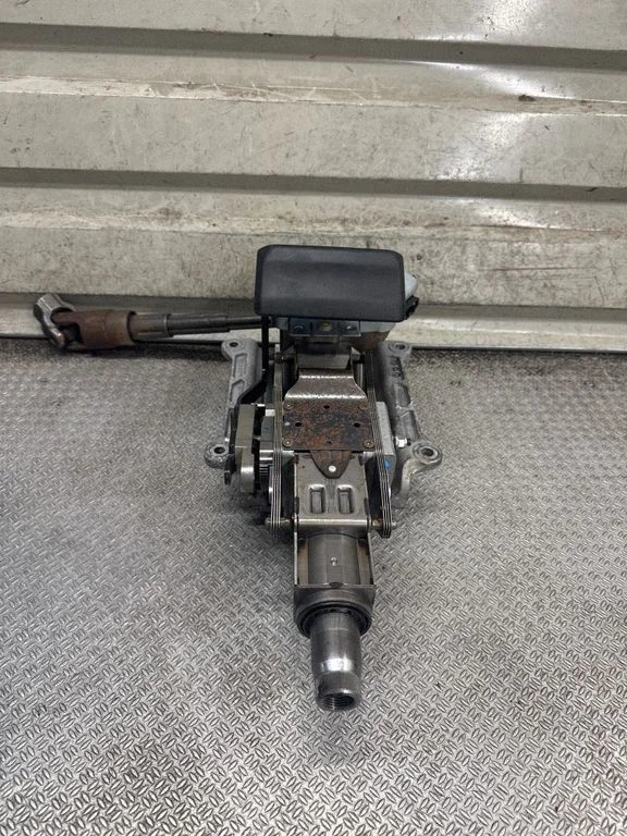 Steering wheel axle ZG522381