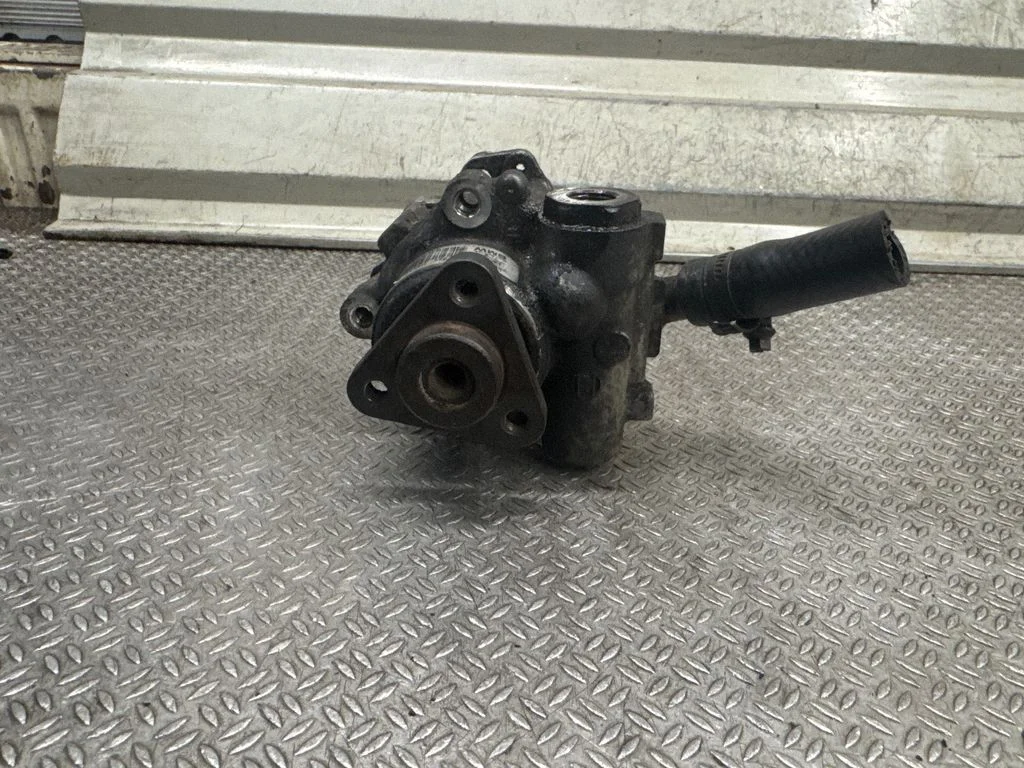 Roolivõimendi pump 7692974546