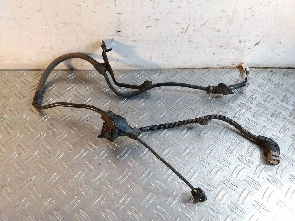 Rear ABS sensor wiring – Toyota RAV 4 (XA50) (2018-)
