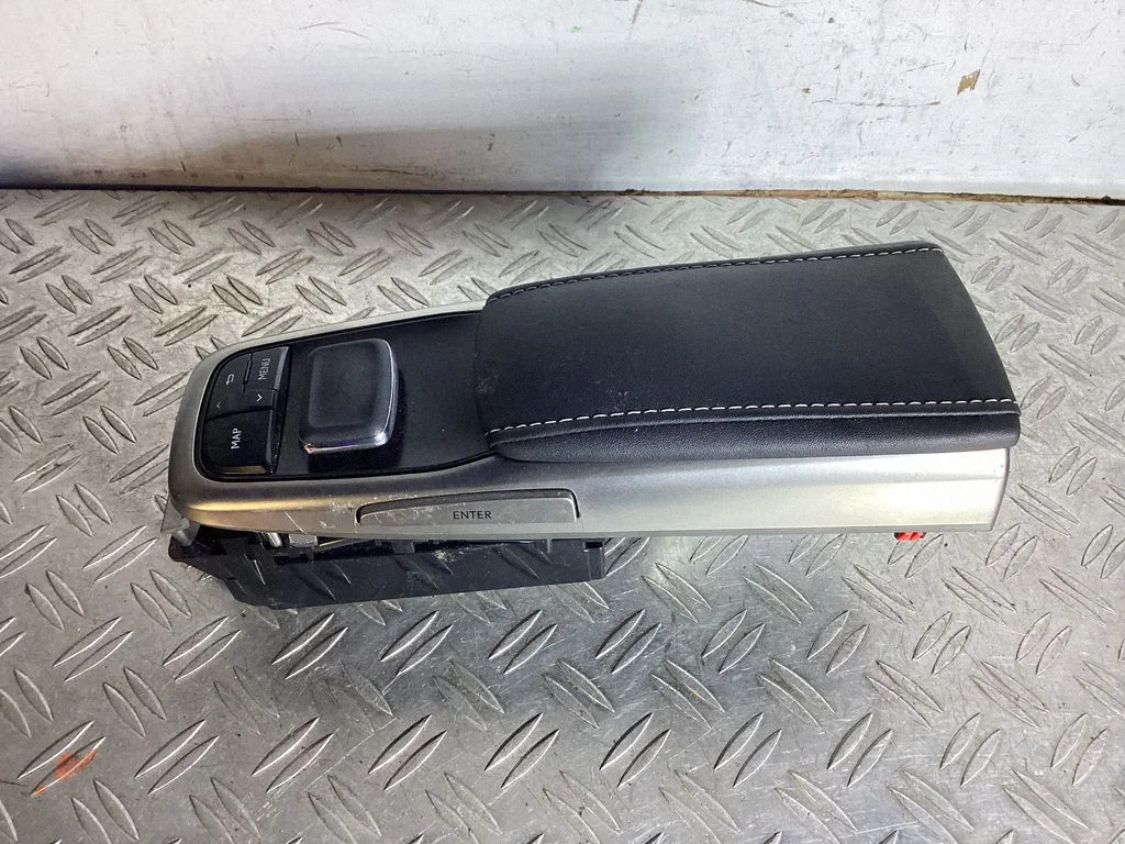 Head unit multimedia control – Lexus RX 450H (2016-)