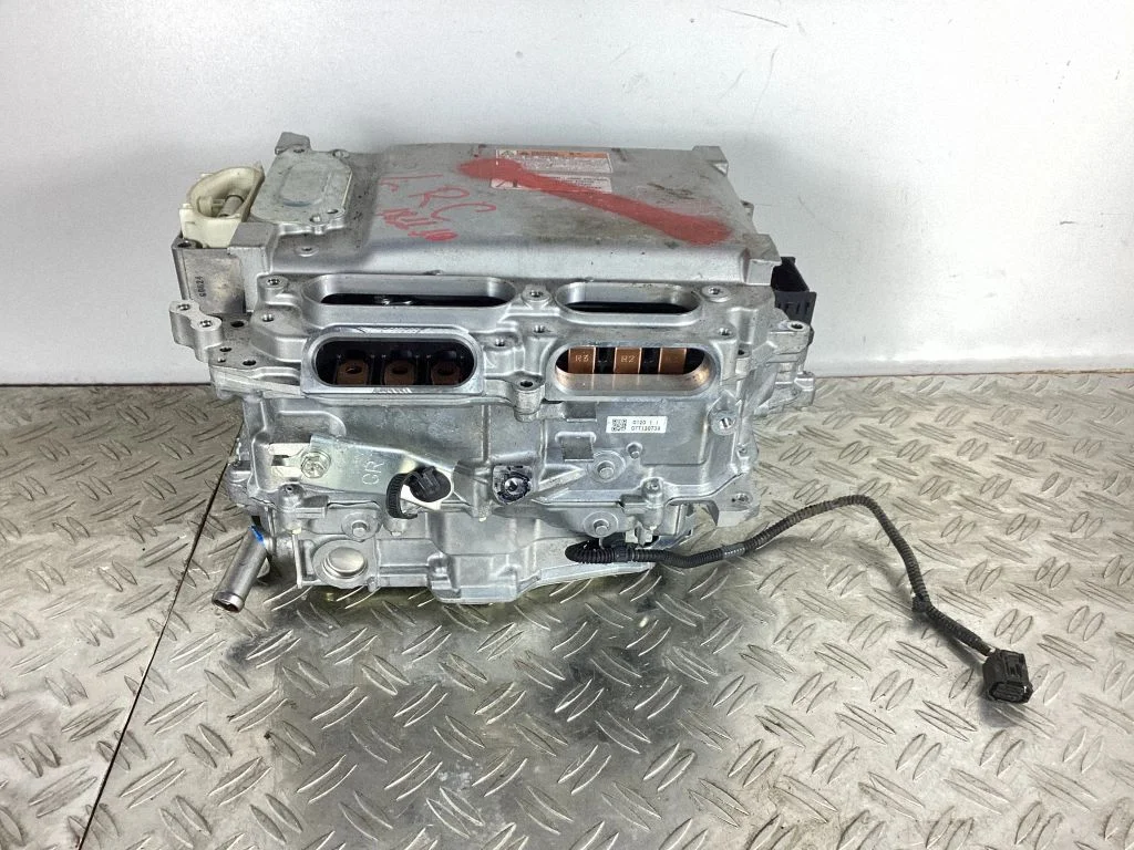 Inverter (pingemuundur) – Lexus RC (2014-)