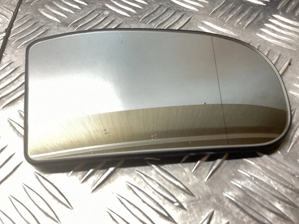 Wing mirror glass – Mercedes-Benz E-Class W211 (2002-2009)