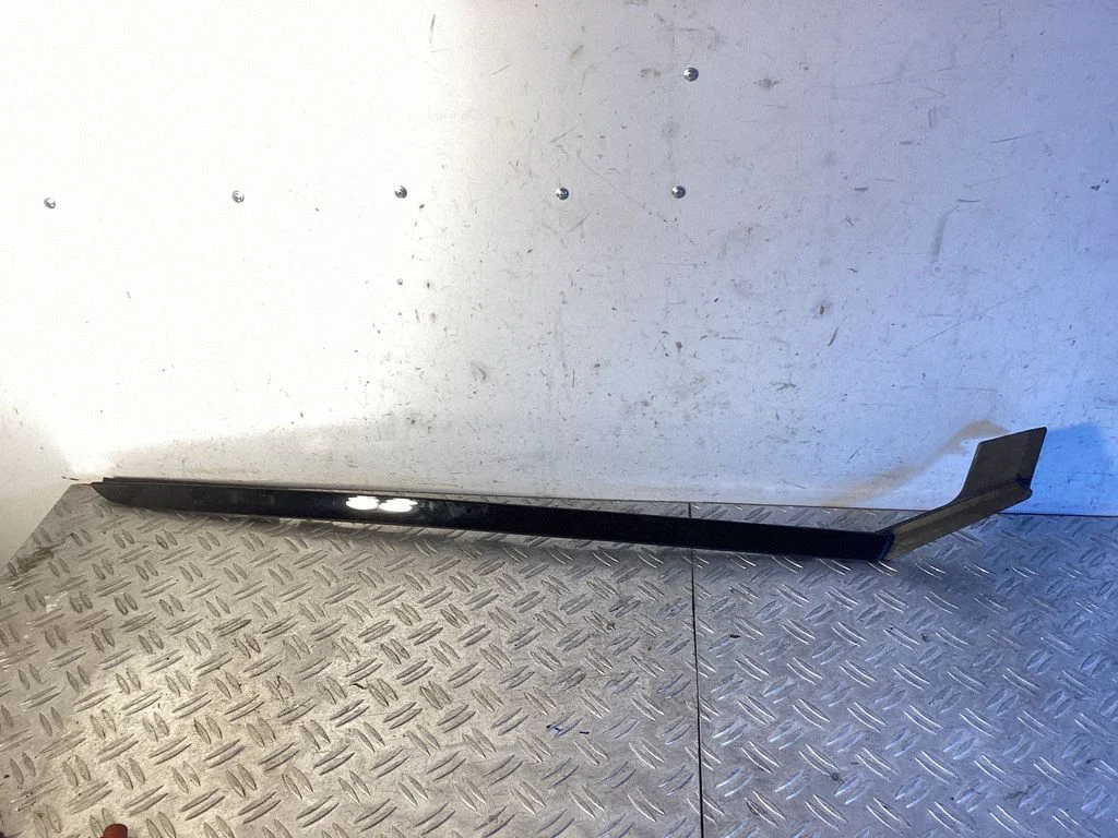 Windshield trim 86141AT100