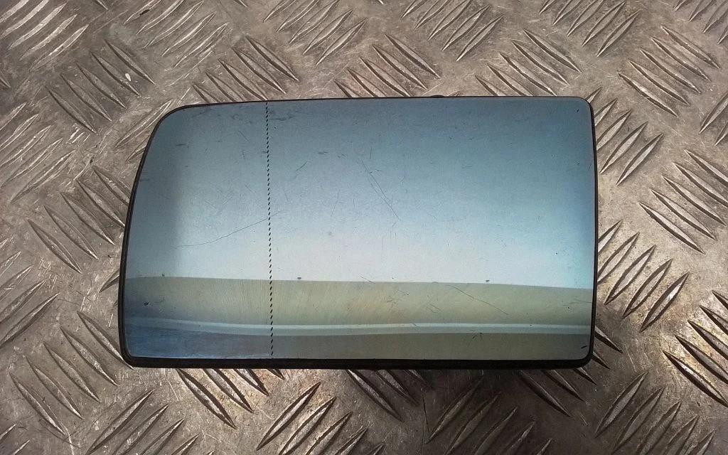Wing mirror glass – Mercedes-Benz E-Class W210 (1995-2002)