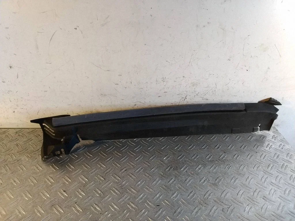 Fender end trim – Toyota Land Cruiser (J150) (2009-)