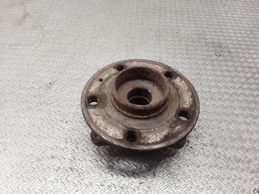 Front wheel bearing hub – Volvo S80 (1999-2003)