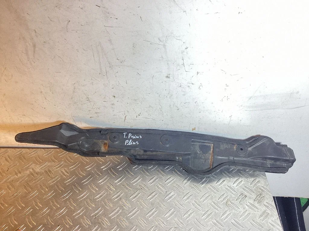 Fender end trim 5382747040