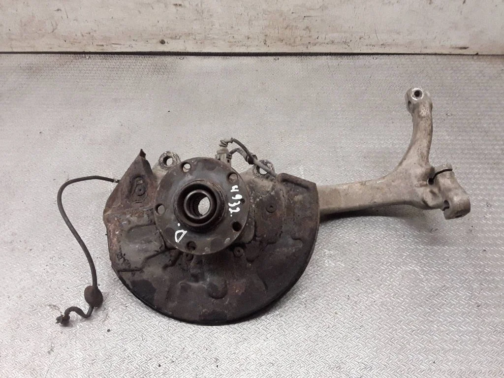 Front wheel hub spindle knuckle – right