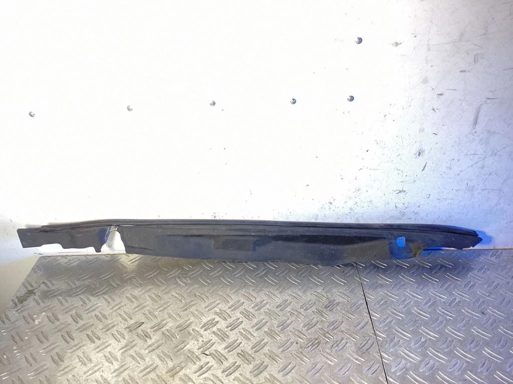 Poritiiva otsaliist – Lexus IS III XE30 (2013-2020)
