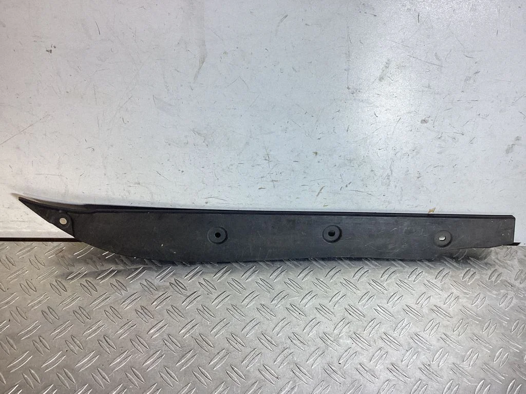 Poritiiva otsaliist 7P5854777