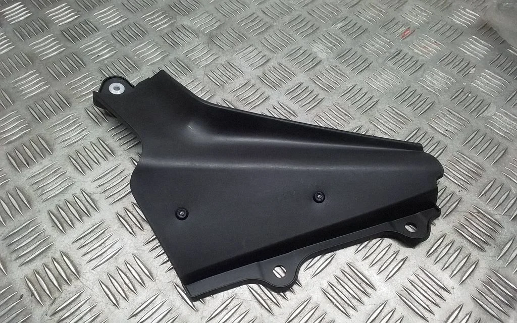 Fender end trim – Toyota Land Cruiser (J150) (2009-)