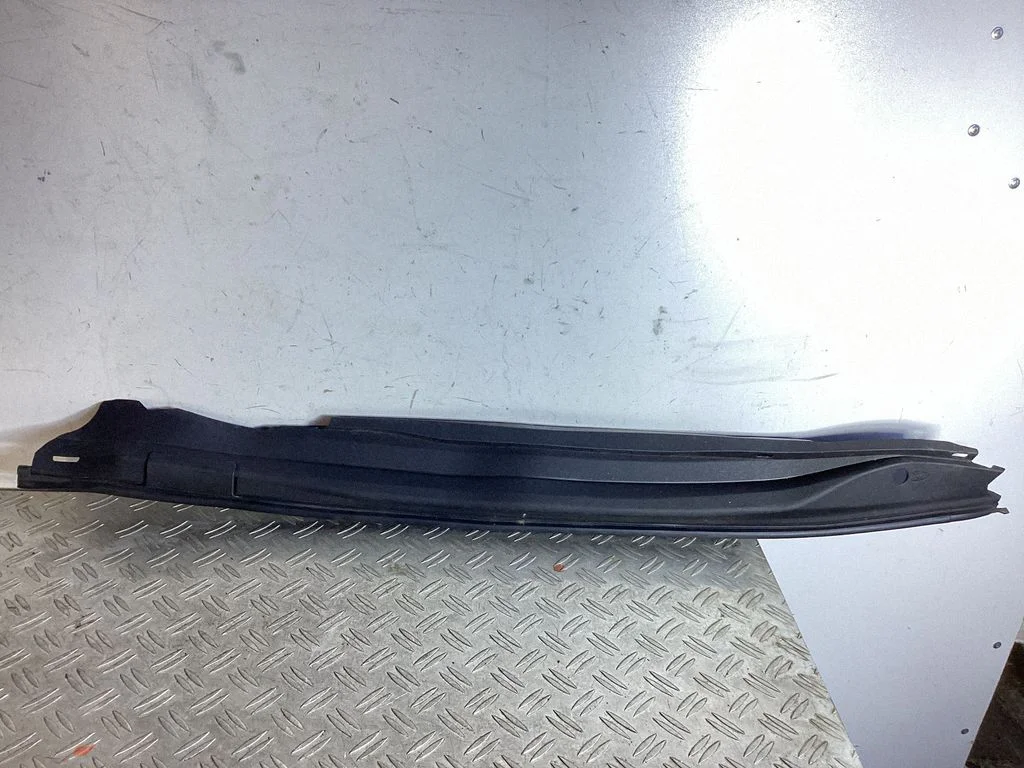 Fender end trim – Lexus GS 250 350 300H 450H (2013-)