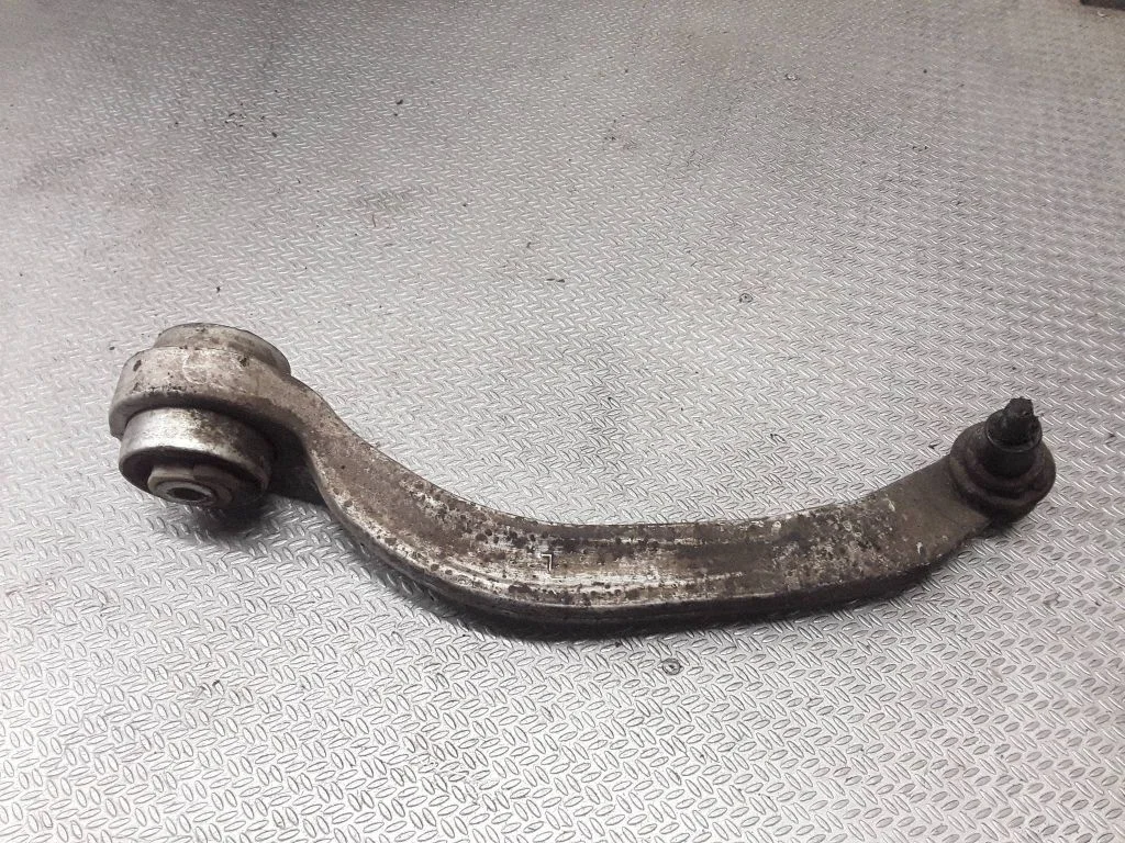 Front control arm – left
