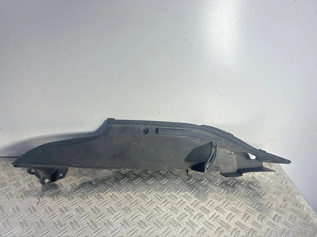 Fender end trim – Lexus RX 450H (2016-)