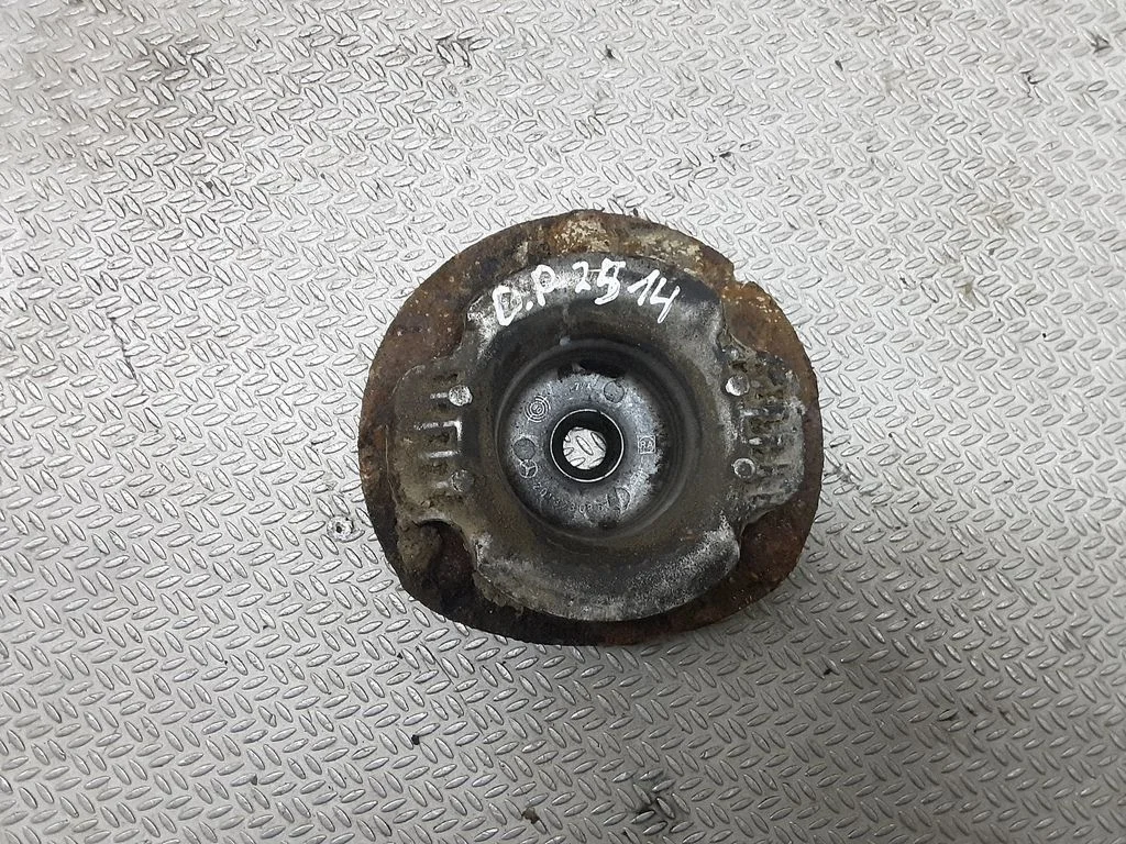 Front coil spring rubber mount 2013230867