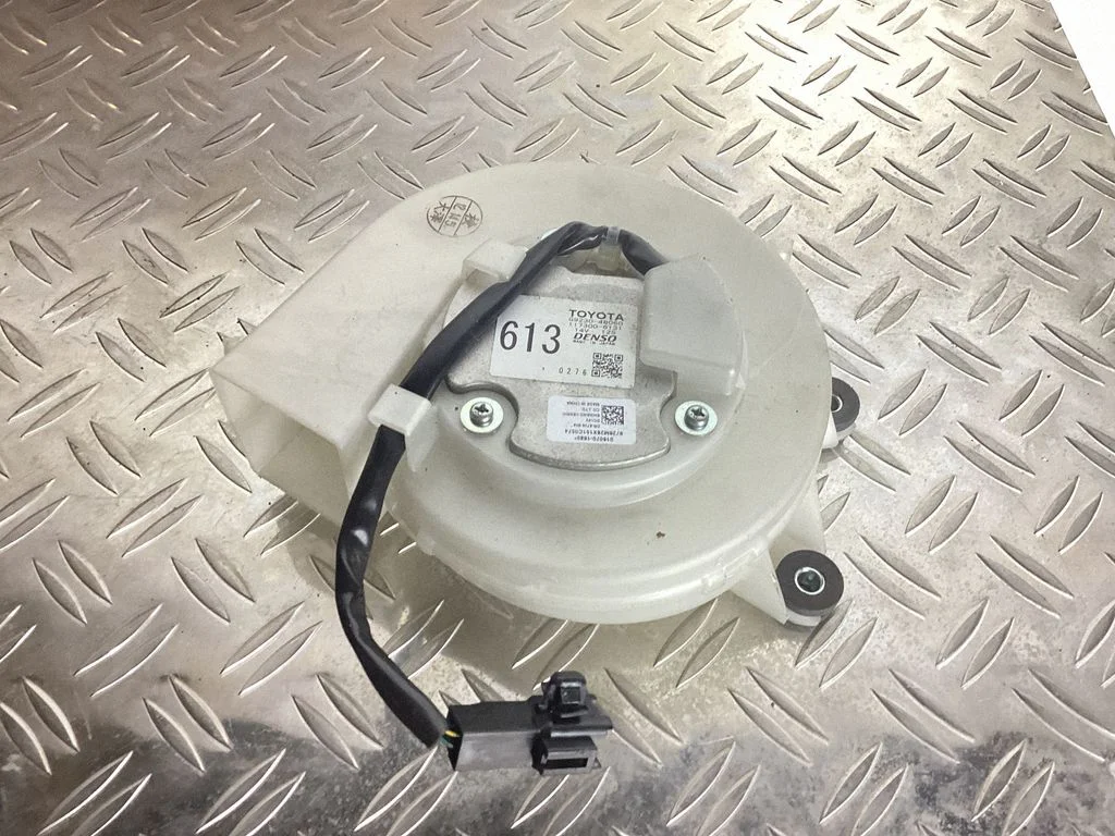 Hübriid-/elektriauto aku jahutusventilaator – Lexus RX 450H (2016-)