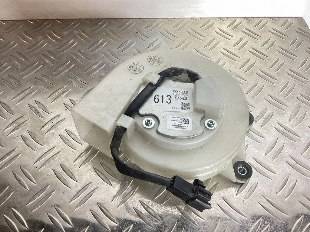 Hübriid-/elektriauto aku jahutusventilaator – Lexus RX 450H (2016-)