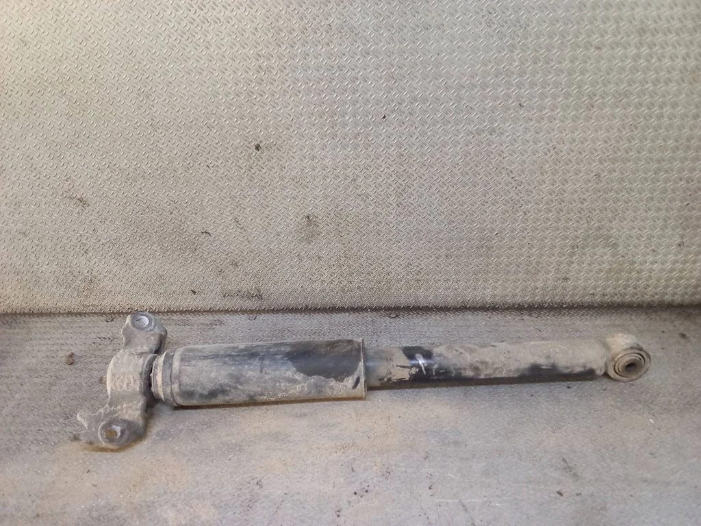 Rear shock absorber/damper