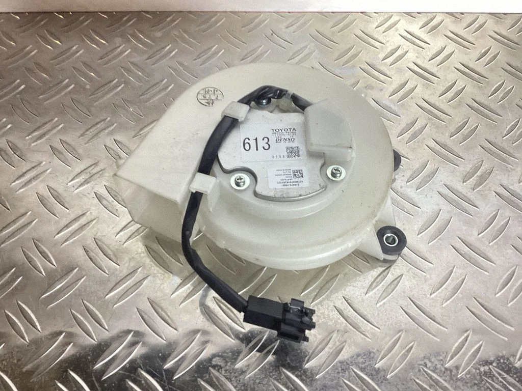 Hübriid-/elektriauto aku jahutusventilaator – Lexus RX 450H (2016-)