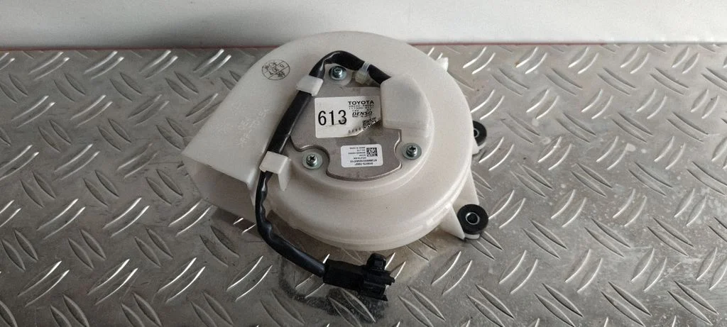 Hübriid-/elektriauto aku jahutusventilaator – Lexus RX 450H (2016-)