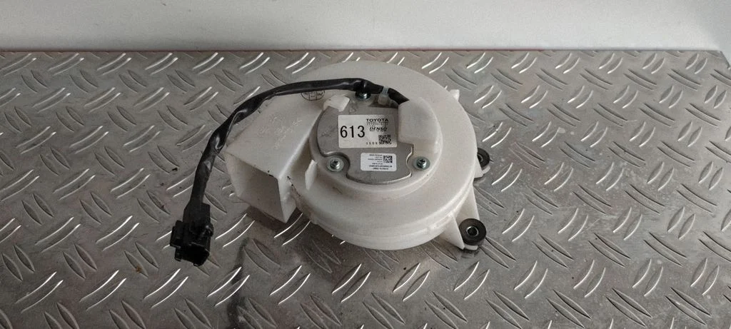 Hübriid-/elektriauto aku jahutusventilaator – Lexus RX 450H (2016-)