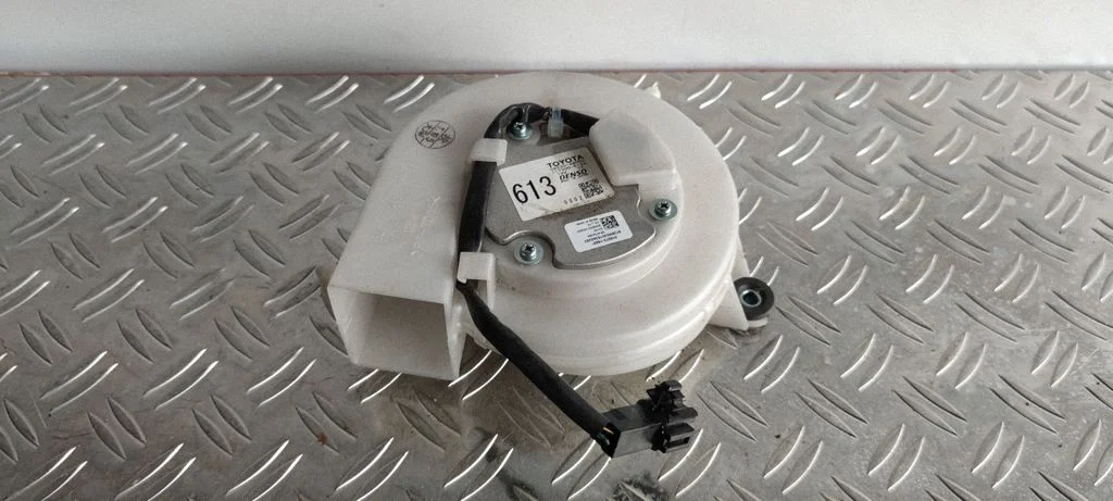 Hübriid-/elektriauto aku jahutusventilaator – Lexus RX 450H (2016-)