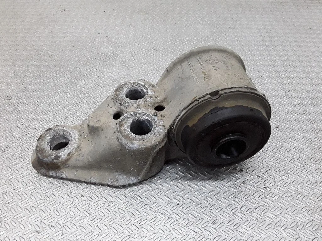 Rear axle beam mounts housing – Audi A6 Allroad C5 (1999-2005)