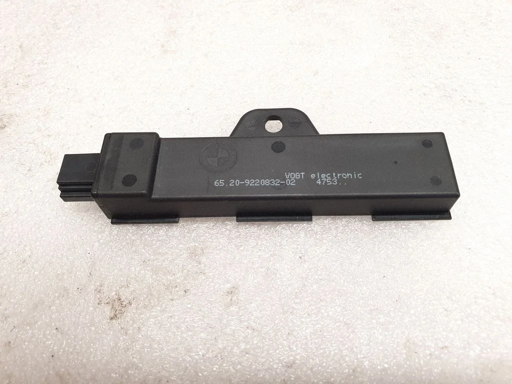 Keyless (KESSY) go control unit/module – BMW 5 Series F10 F11 (2009-2016)
