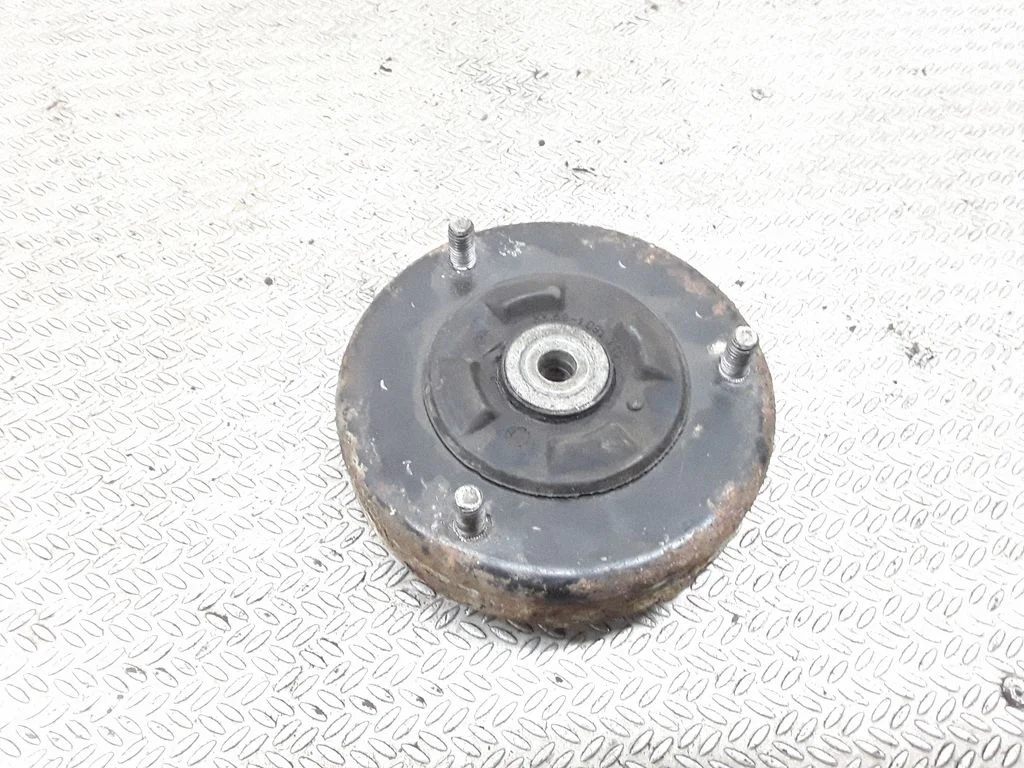 Rear coil spring rubber mount
