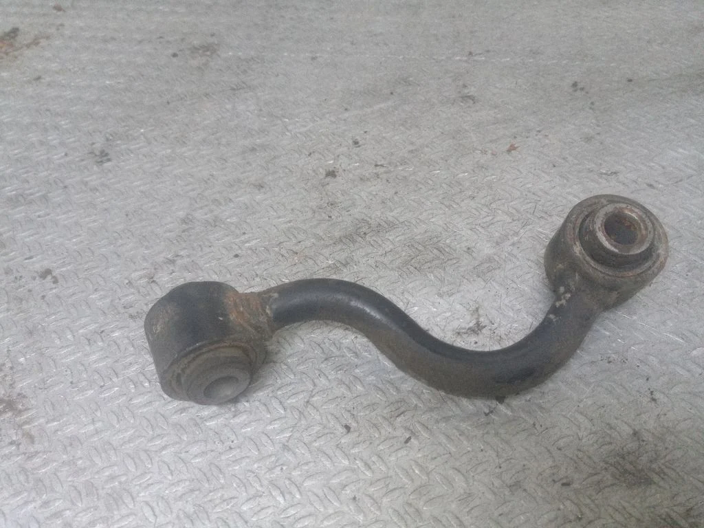 Rear anti-roll bar/stabilizer link – right