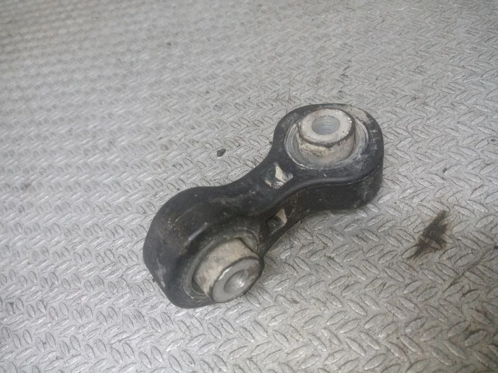 Tagumine stabilisaatori varras