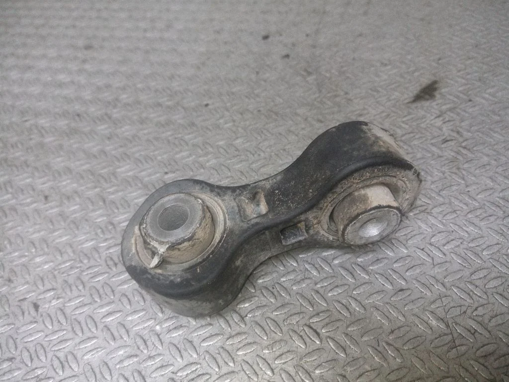 Tagumine stabilisaatori varras