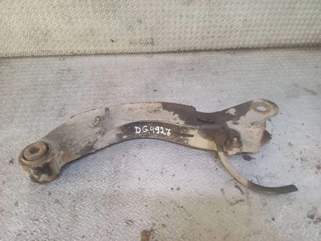 Rear control arm – right
