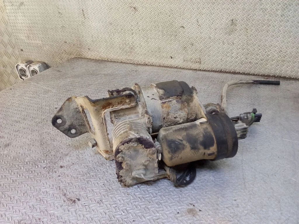 Air suspension compressor/pump