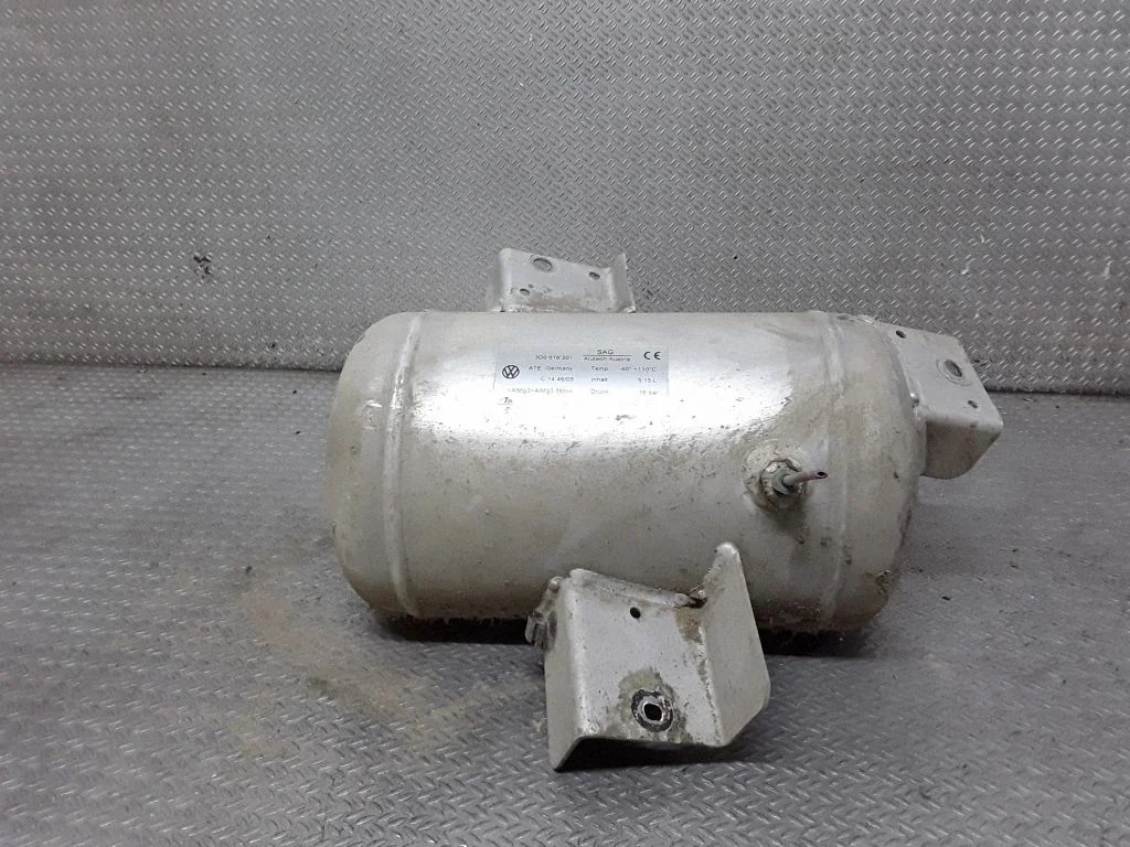 Air suspension tank/reservoir – Volkswagen Phaeton (2002-2016)