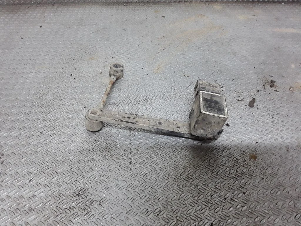 Rear air suspension level height sensor – Land Rover Discovery (1998-2004)
