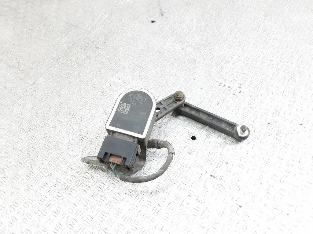 Rear air suspension level height sensor 37146784075