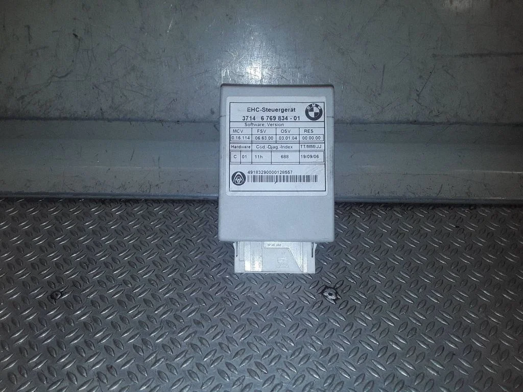 Air suspension control unit module (rear) 6769834