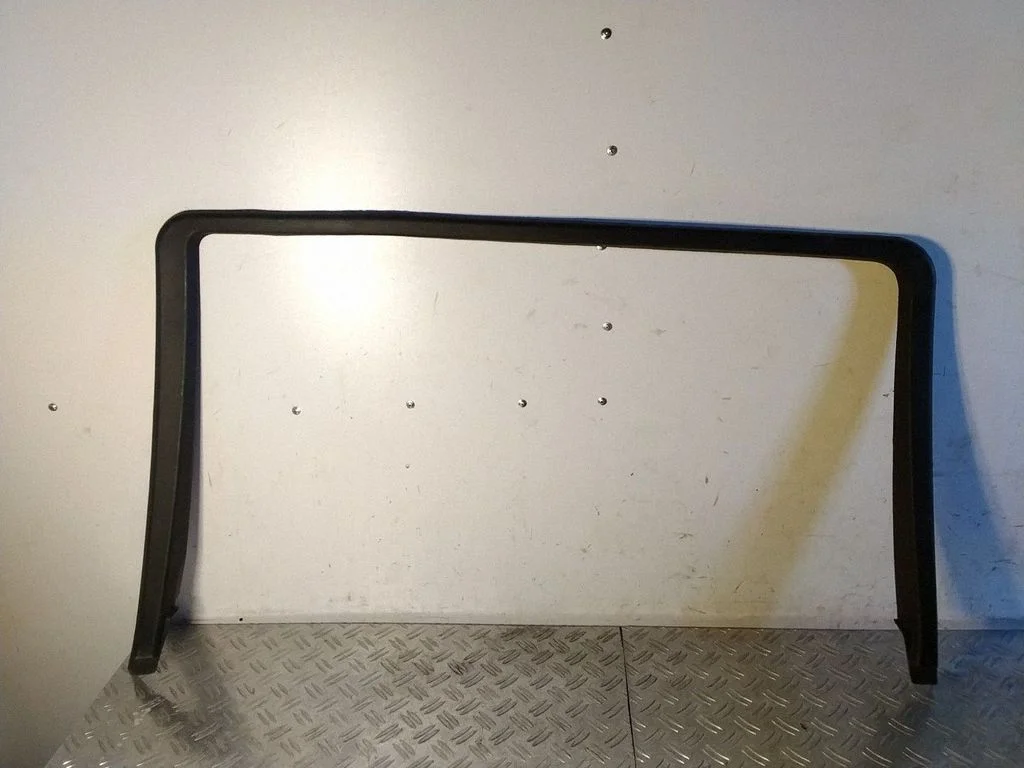 Rear door glass trim molding A1647301670 – Mercedes-Benz GLK-Class (X204) (2008-2016)
