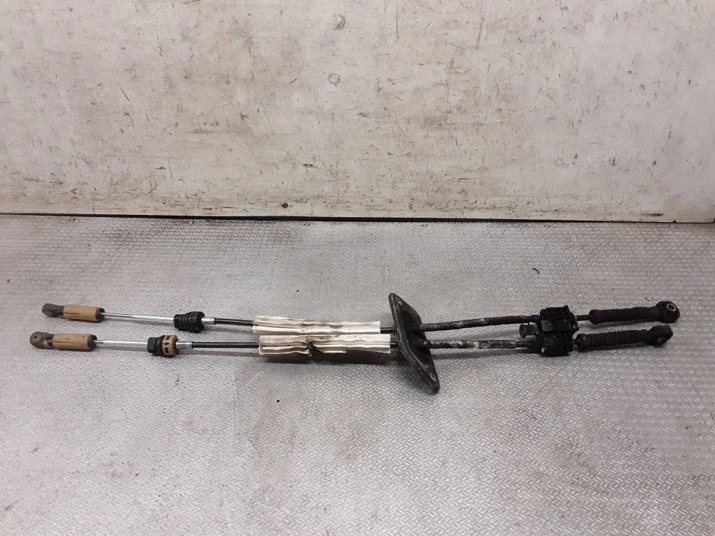 Gear shift cable linkage