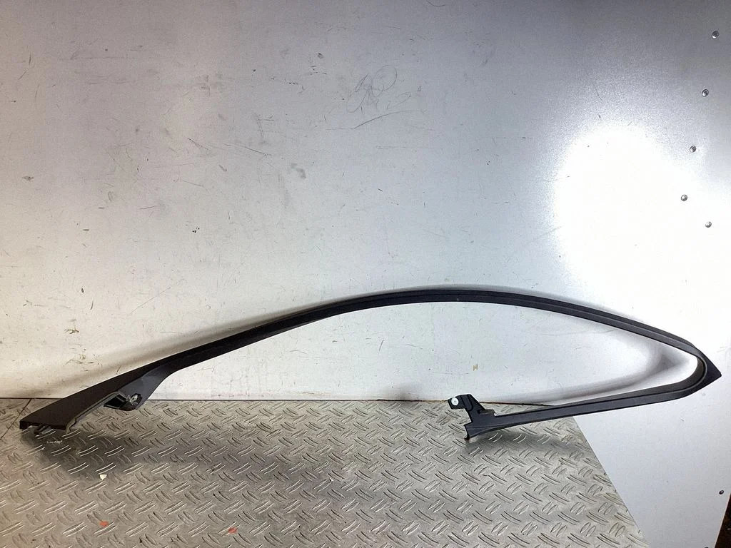 Listwa szyby drzwi przednich – Lexus GS 250 350 300H 450H (2013-)