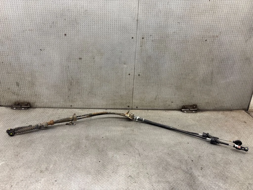 Gear shift cable linkage