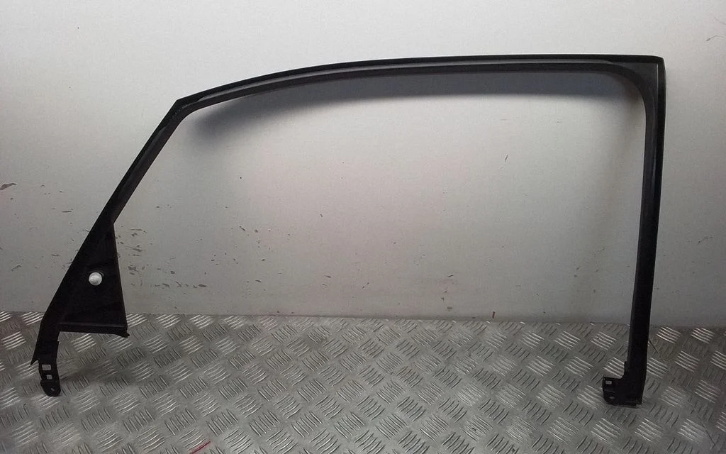 Listwa szyby drzwi tylnych – Lexus RX III (2008-2015)
